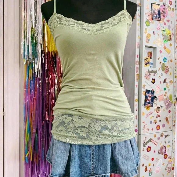 Vintage Y2K 2000s wet seal green lace cami tank top. - Picture 2 of 5